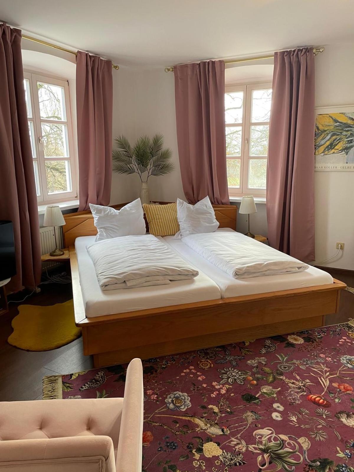 Hotel Il Castello à Haiming Extérieur photo